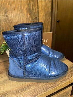 UGG Australia women’s Royal Blue Sequin Short Boots Sz 9